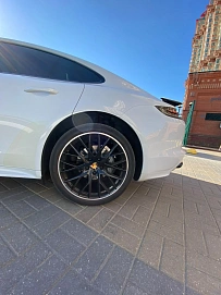 Porsche Panamera, 2018г., полный привод, робот