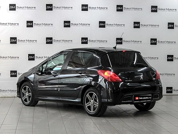 Peugeot 308, 2008г., передний привод, механика