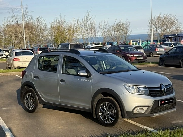 Renault Sandero, 2021г, передний привод, робот