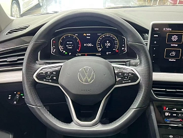 Volkswagen Tiguan, 2022г., передний привод, робот