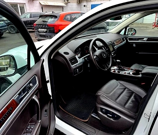 Volkswagen Touareg, 2017г., полный привод, автомат