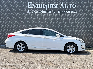 Hyundai i40, 2013г., передний привод, автомат