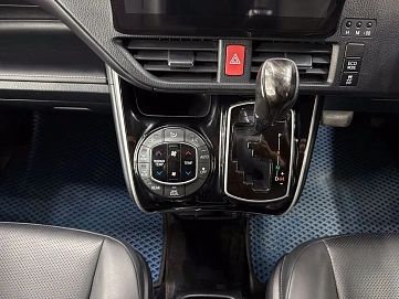 Toyota Esquire, 2020г., передний привод, вариатор