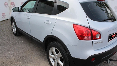 Nissan Qashqai, 2008г., передний привод, механика