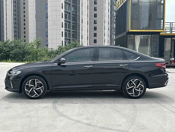 Volkswagen Lavida, 2023г., передний привод, робот