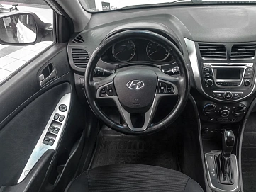 Hyundai Solaris, 2015г., передний привод, автомат