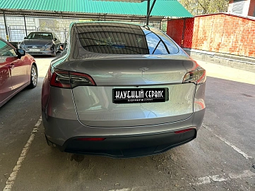 Tesla Model Y, 2023г., полный привод, автомат