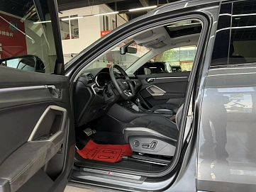 Audi Q3, 2023г., передний привод, робот