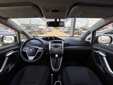 Toyota Verso, 2011г., передний привод, вариатор