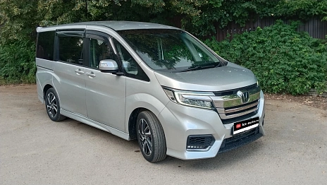 Honda Stepwgn, 2018г, передний привод, вариатор