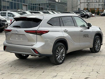 Toyota Highlander, 2026г, полный привод, автомат