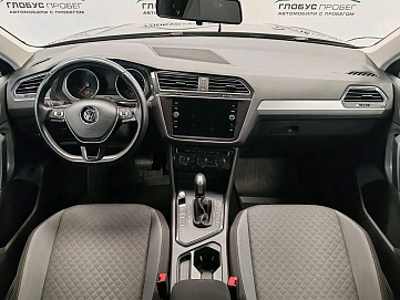 Volkswagen Tiguan, 2020г., передний привод, робот