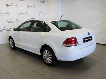 Volkswagen Polo, 2014г., передний привод, автомат