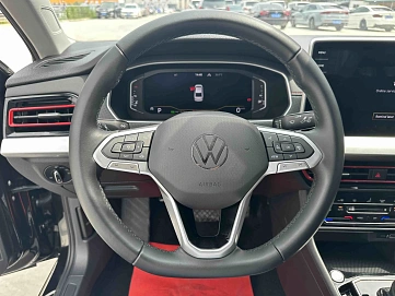 Volkswagen Lavida, 2023г., передний привод, робот