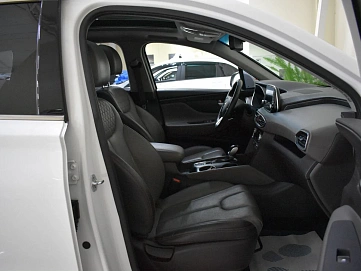 Hyundai Santa Fe, 2019г., передний привод, автомат