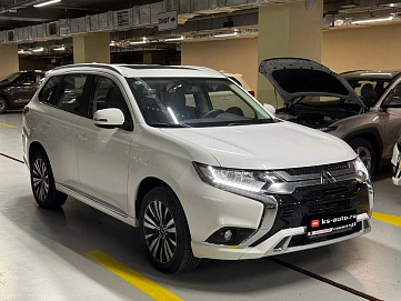 Mitsubishi Outlander, 2022г, передний привод, вариатор
