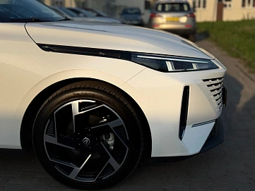 Changan Lamore, 2024г., передний привод, робот