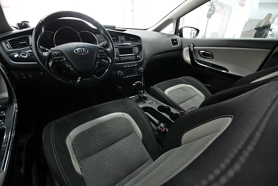 Kia Ceed, 2012г., передний привод, автомат