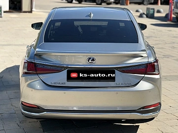 Lexus ES, 2019г., передний привод, вариатор