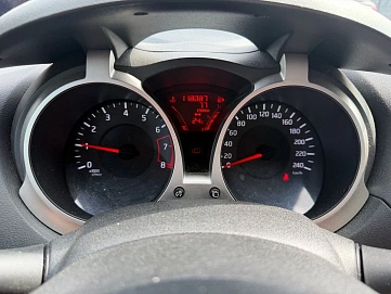 Nissan Juke, 2012г., передний привод, вариатор