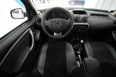 Renault Duster, 2012г., полный привод, механика