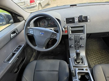 Volvo S40, 2011г., передний привод, механика