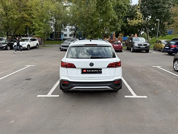 Volkswagen Taos, 2022г., передний привод, автомат