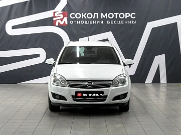 Opel Astra, 2011г., передний привод, робот