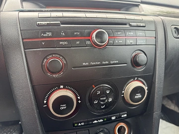 Mazda 3, 2005г., передний привод, автомат