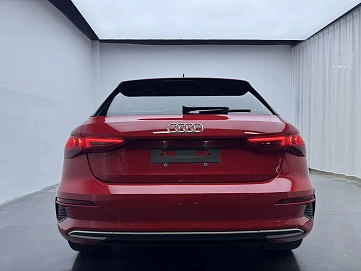 Audi A3, 2022г, передний привод, робот