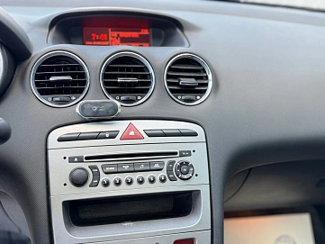 Peugeot 308, 2010г., передний привод, автомат