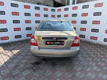 Hyundai Elantra, 2009г., передний привод, автомат
