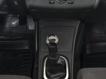 Nissan Tiida, 2008г., передний привод, механика