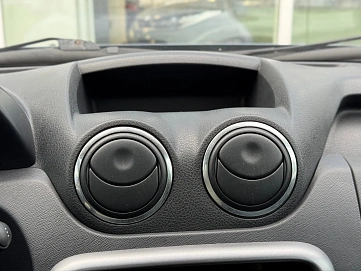Renault Duster, 2012г., полный привод, механика