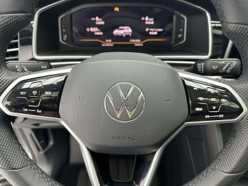 Volkswagen Tiguan, 2022г., передний привод, робот