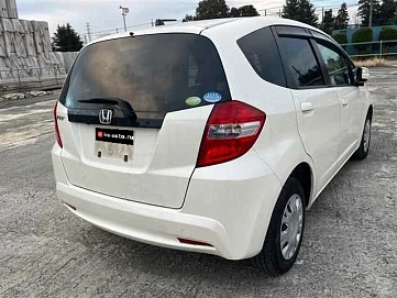 Honda Fit, 2012г., передний привод, вариатор