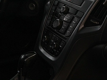 Opel Astra, 2012г., передний привод, автомат