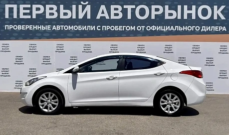 Hyundai Elantra, 2011г., передний привод, автомат