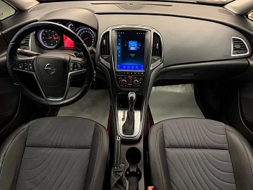 Opel Astra, 2013г., передний привод, автомат