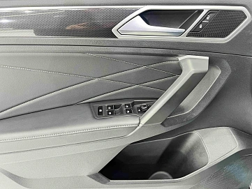 Volkswagen Tiguan, 2022г., передний привод, робот