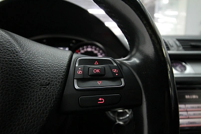 Volkswagen Passat, 2013г., передний привод, робот