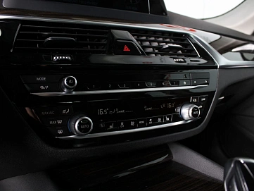 BMW 5 серии, 2017г., задний привод, автомат