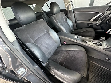 Toyota Avensis, 2012г., передний привод, вариатор