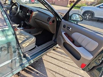 Hyundai Sonata, 2004г., передний привод, автомат