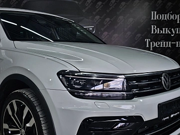 Volkswagen Tiguan, 2018г., полный привод, робот