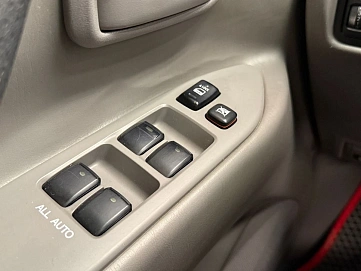 Toyota Land Cruiser, 2006г., полный привод, механика