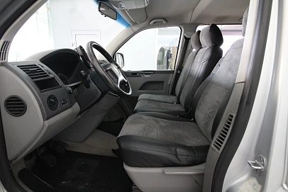 Volkswagen Caravelle, 2006г., передний привод, механика