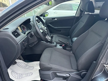 Volkswagen Jetta, 2014г., передний привод, механика