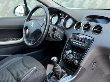 Peugeot 408, 2013г., передний привод, механика