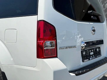 Nissan Pathfinder, 2012г., полный привод, автомат
